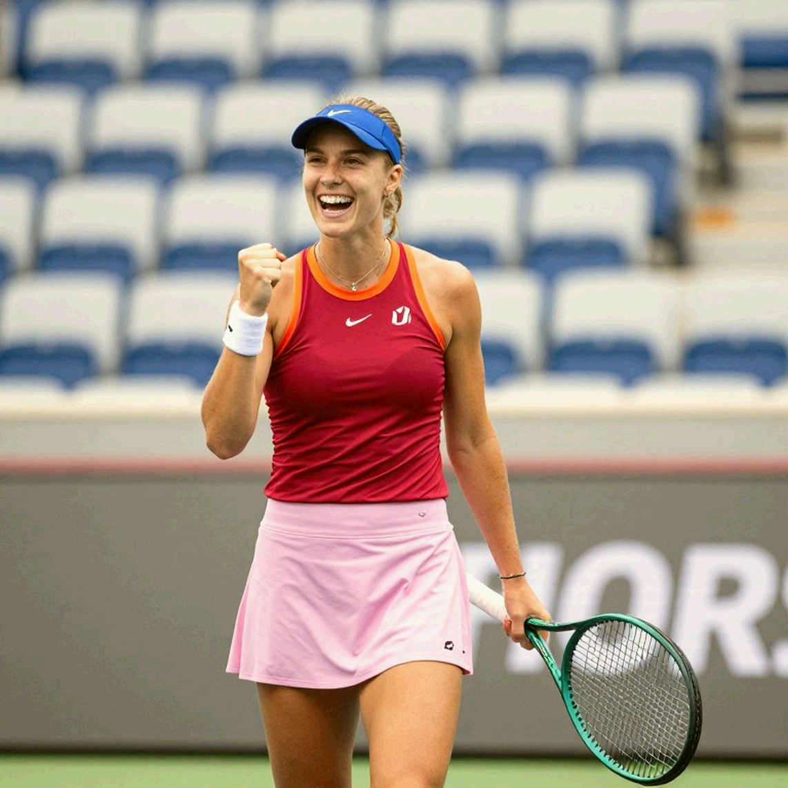 Crack in Rybakina's Win: 11 Set Points, a Love Break and a Test From the Left Crack in Rybakina's Win: 11 Set Points, a Love Break and a Test From the Left